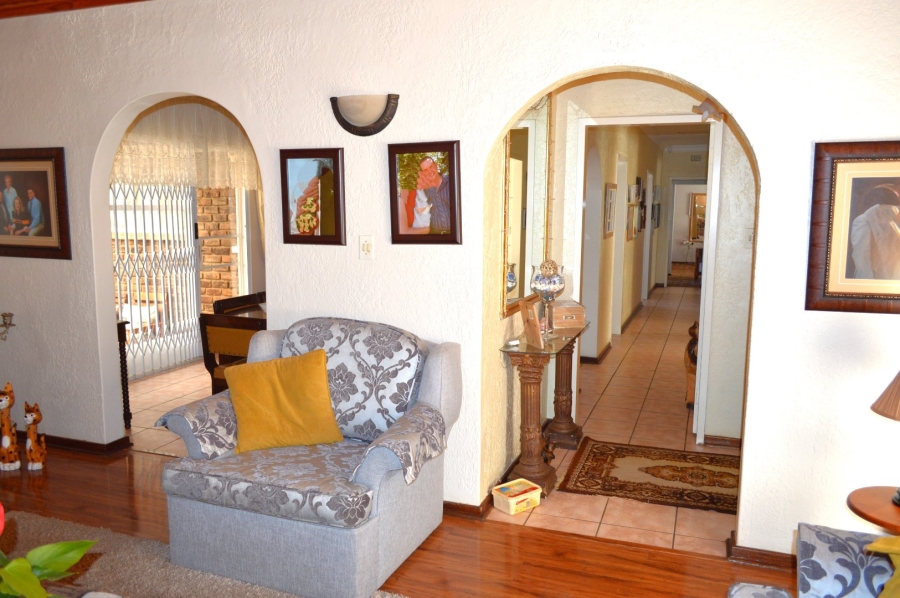 4 Bedroom Property for Sale in Wilkeville North West